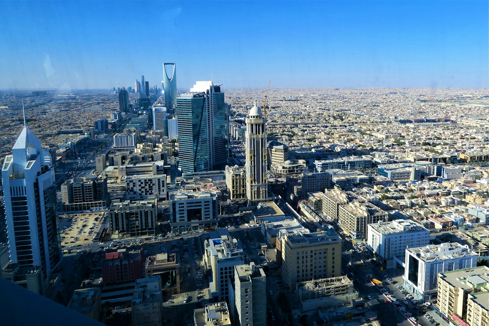 Riyadh skyline with the Kingdom Centre tower on King Fahd Road, social media marketing agency in Riyadh