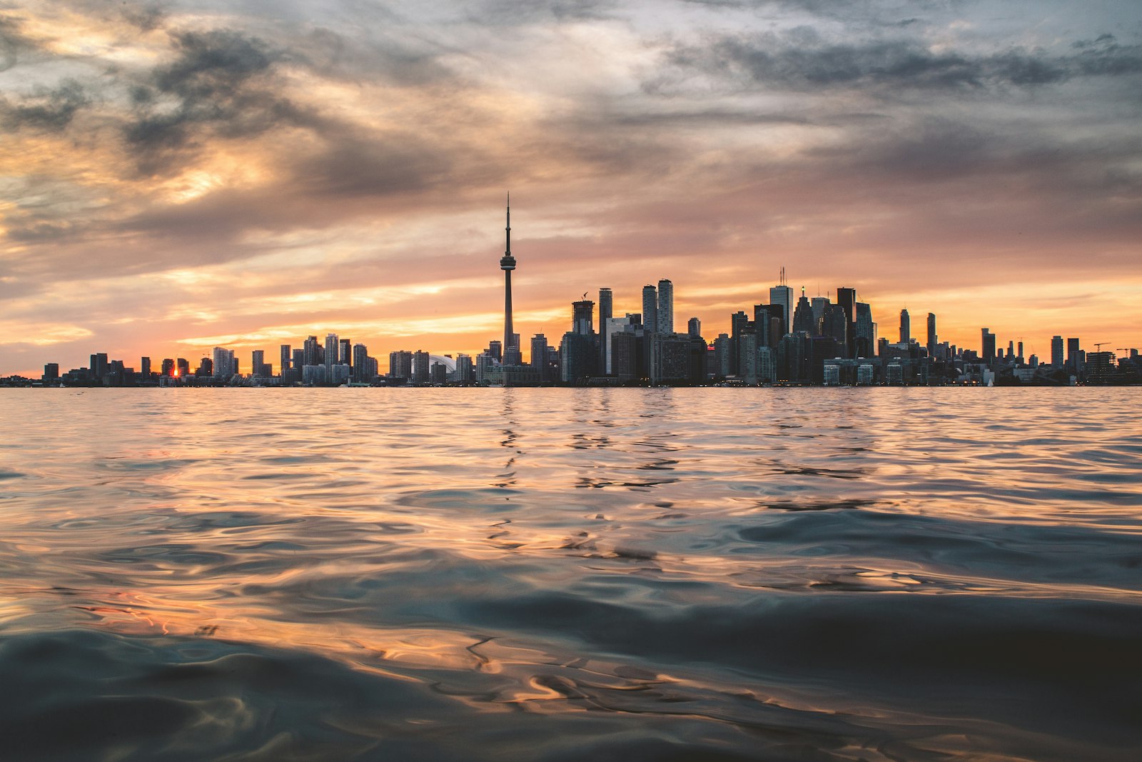 Toronto skyline with CN Tower — best social media marketing agencies in Toronto